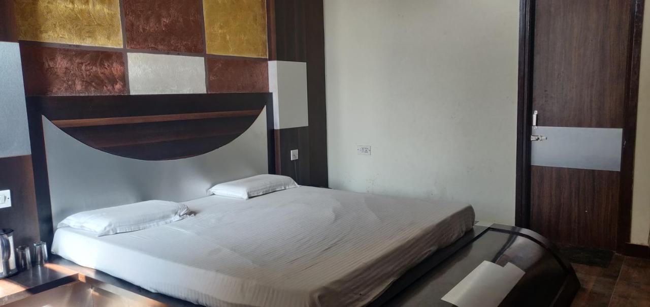 Hotel Shakuntala Katra  Luaran gambar