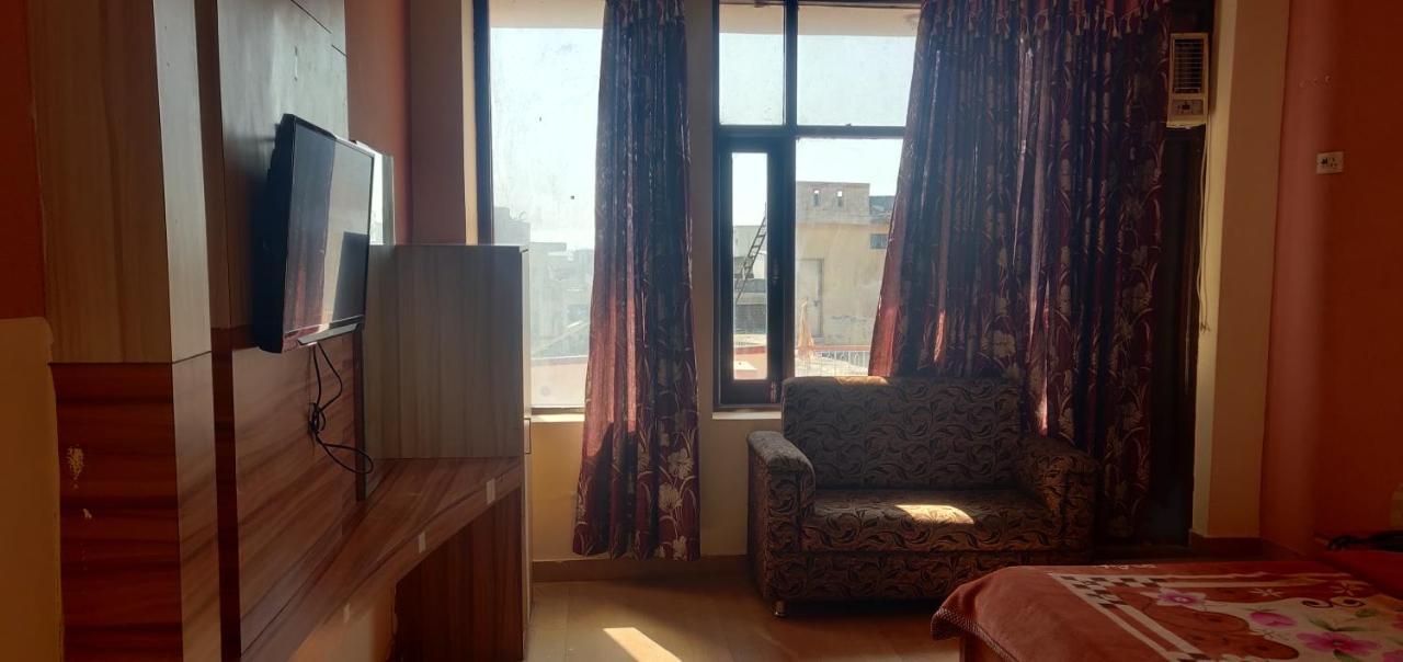 Hotel Shakuntala Katra  Luaran gambar